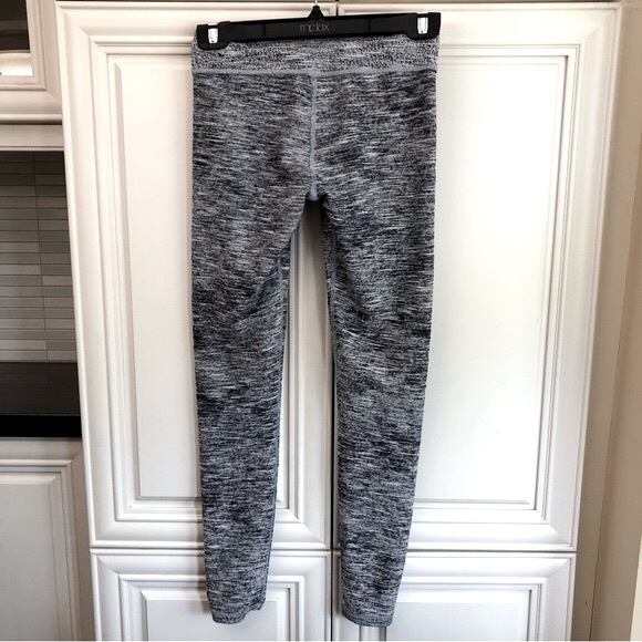 Ivivva by Lululemon reversible girls leggings 🍋 - Picture 9 of 12